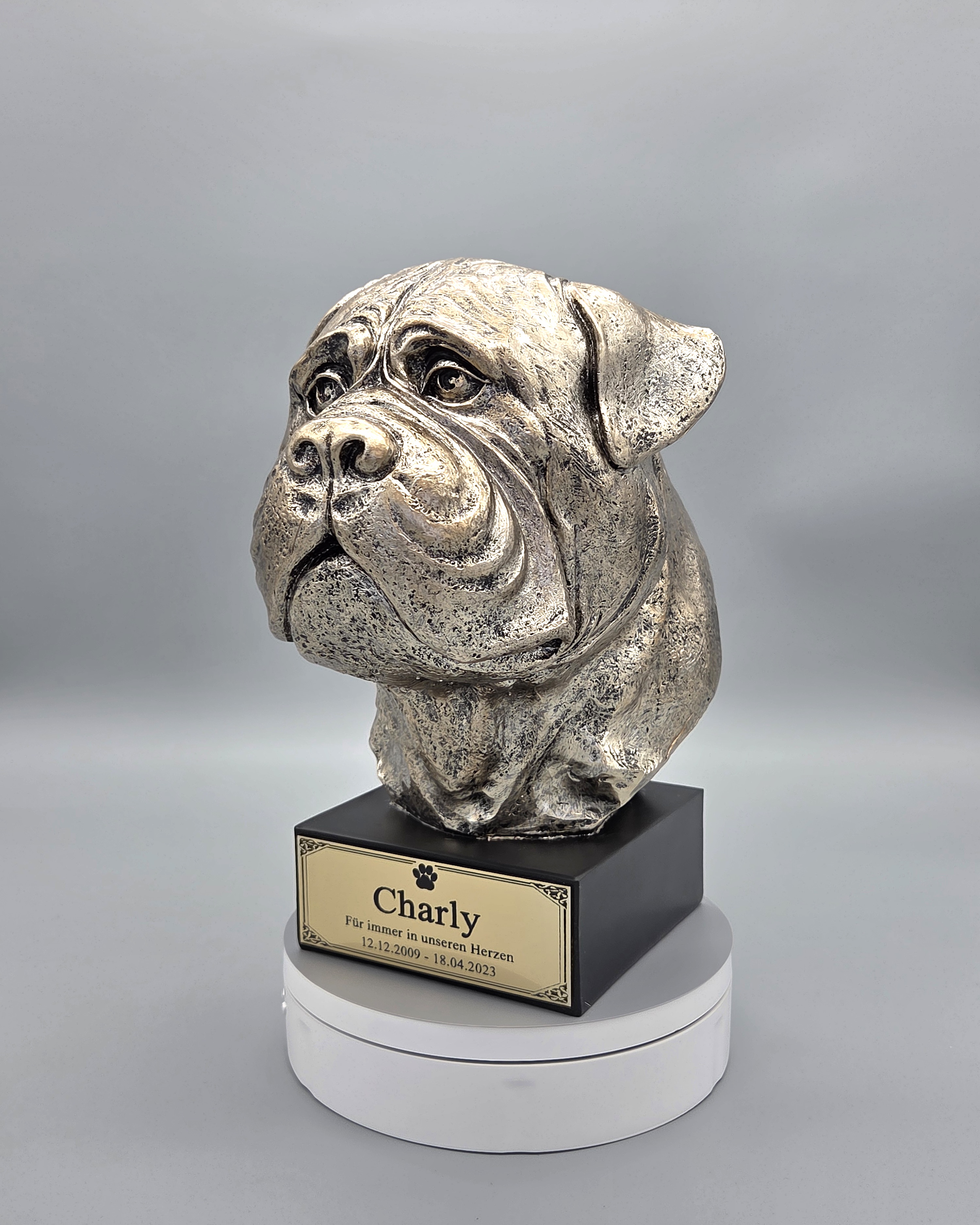 Bullmastiff Hundestatue in Bronzeoptik