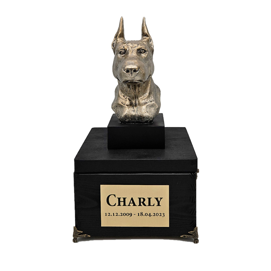Hund Holz Urne Dobermann mit Statue und Gravur 16